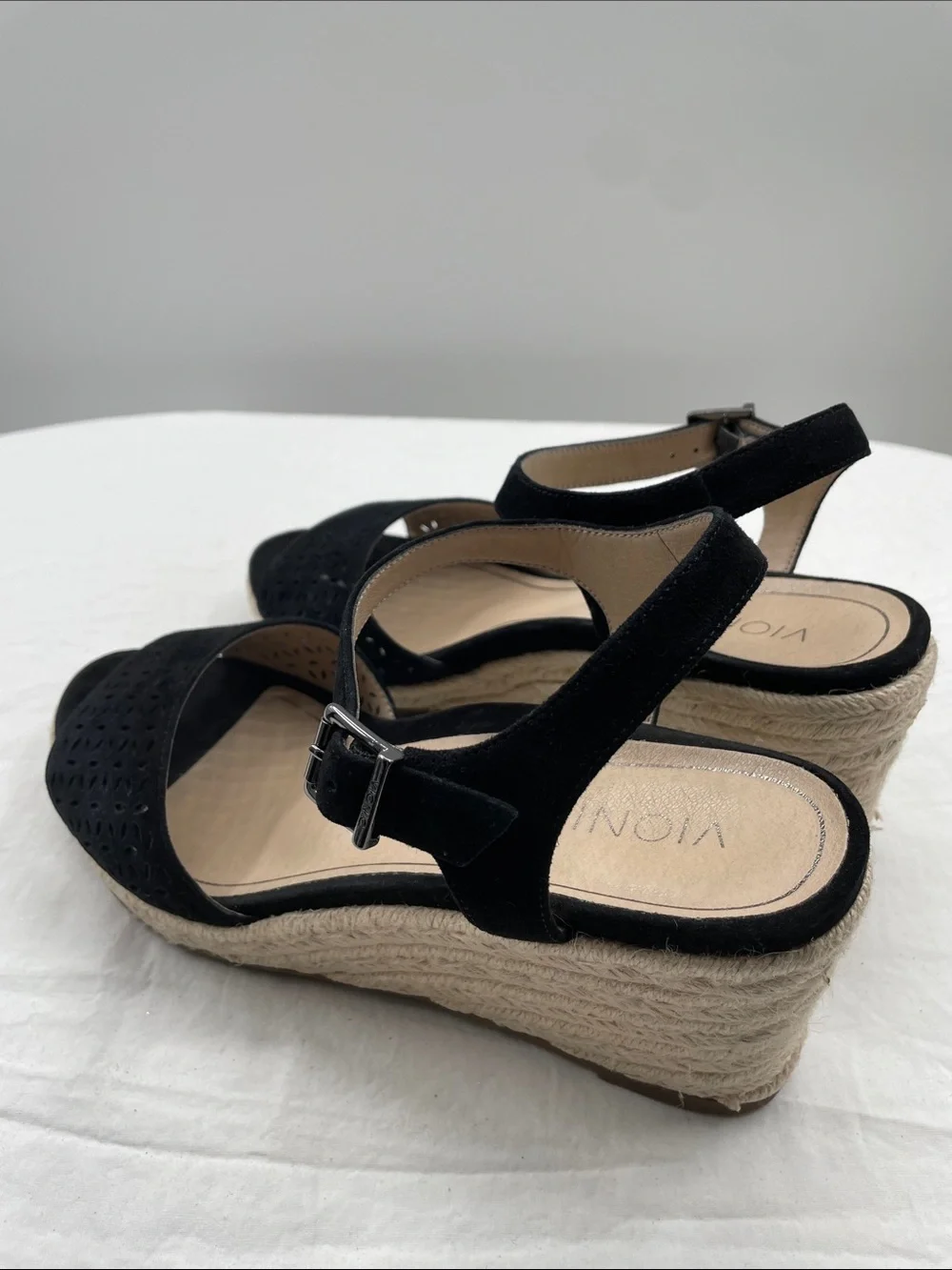 Vionic Tulum Ariel Wedge Sandals. 10M.
